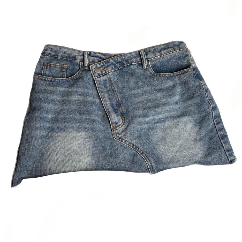 Cute cross-over skirt from Shein.